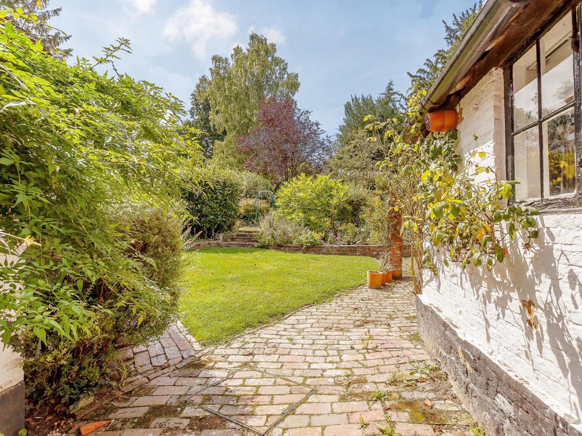 Pollard Cottage Lingfield Exterior photo