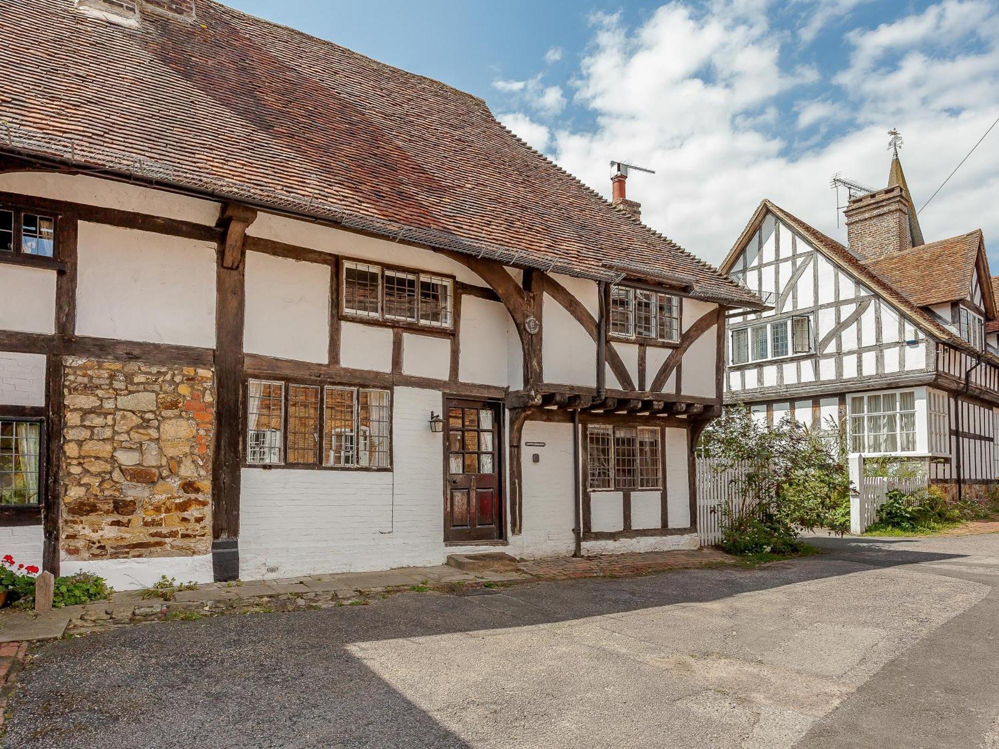 Pollard Cottage Lingfield Exterior photo